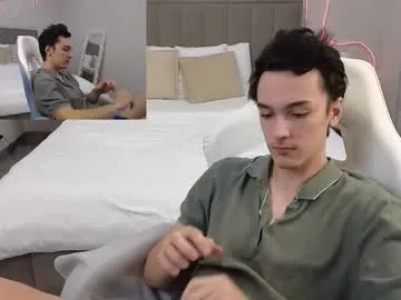 SheOnShe – webcam model profile photo Image 17