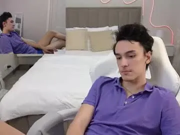 SheOnShe – webcam model profile photo Image 18