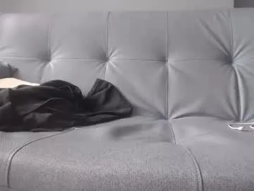 cute_fox_girl – webcam model profile photo Image 6