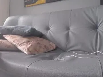 cute_fox_girl – webcam model profile photo Image 9