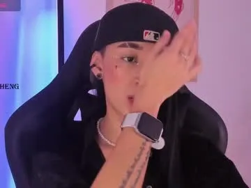 heyhorny_cb – webcam model profile photo Image 3