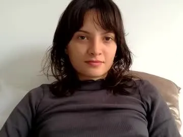 SquirtalPussy – webcam model profile photo Image 9