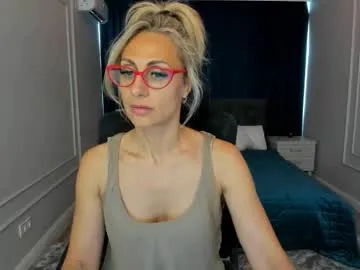 coconutcatin – webcam model profile photo Image 7
