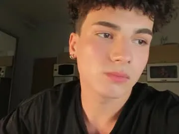 LinaTwins – webcam model profile photo Image 16