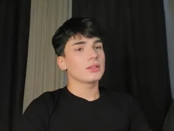 LinaTwins – webcam model profile photo Image 5