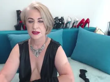 glossybabe_ – webcam model profile photo Image 8