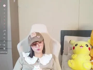 shiny-lily – webcam model profile photo Image 5