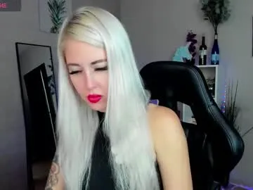 vika_loves_you – webcam model profile photo Image 10