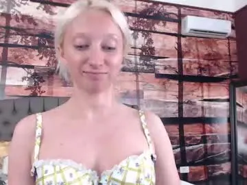 glossybabe_ – webcam model profile photo Image 6