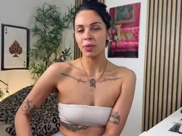 diffgirls1-1 – webcam model profile photo Image 12