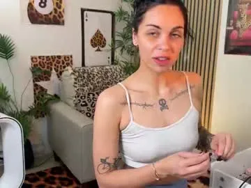 diffgirls1-1 – webcam model profile photo Image 14