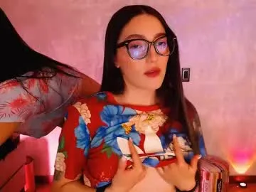 yiovanna19 – webcam model profile photo Image 17