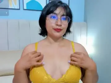 naty_bush – webcam model profile photo