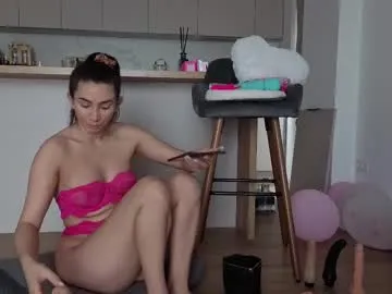 mikka_ela – webcam model profile photo Image 10