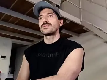 shiny-lily – webcam model profile photo Image 7