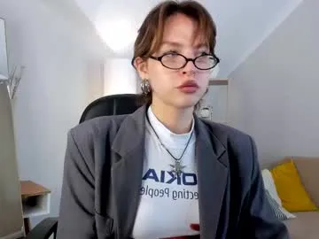 lillemax – webcam model profile photo Image 7