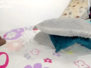 liah_grey8 – webcam model profile photo Image 6