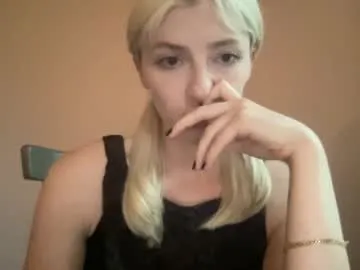 pinkadele – webcam model profile photo Image 3