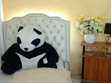 glossybabe_ – webcam model profile photo Image 5