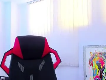 shiny-lily – webcam model profile photo Image 5