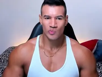 bella_luck – webcam model profile photo Image 11