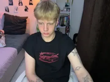 little__sophie18 – webcam model profile photo Image 11