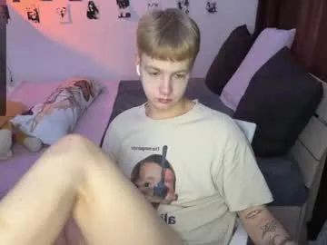 little__sophie18 – webcam model profile photo Image 16