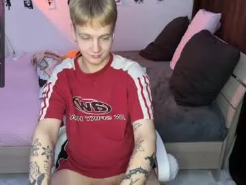 little__sophie18 – webcam model profile photo Image 17