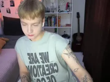 little__sophie18 – webcam model profile photo Image 19