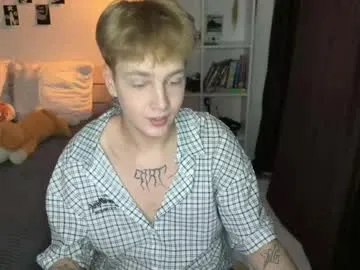 little__sophie18 – webcam model profile photo Image 3