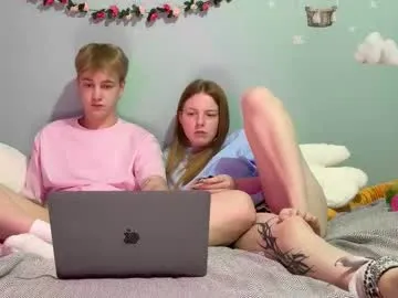 little__sophie18 – webcam model profile photo Image 5