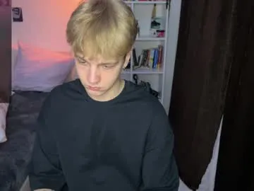 little__sophie18 – webcam model profile photo Image 6