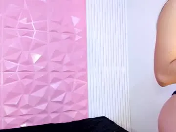 SheOnShe – webcam model profile photo Image 15