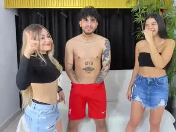 SheOnShe – webcam model profile photo Image 4