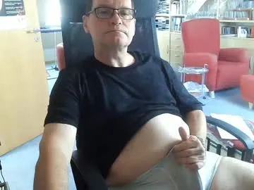 Ellidi – webcam model profile photo Image 4