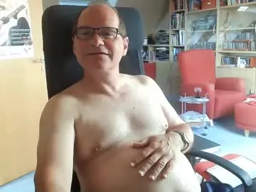 Ellidi – webcam model profile photo Image 7