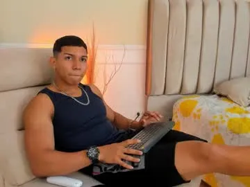 glossybabe_ – webcam model profile photo Image 13