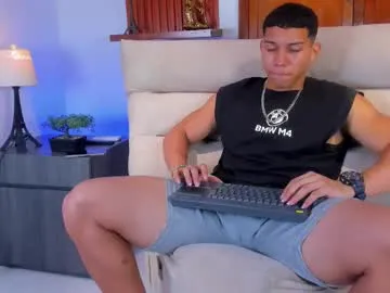 glossybabe_ – webcam model profile photo Image 15