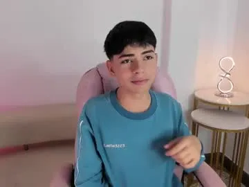 busenok – webcam model profile photo Image 4