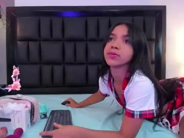 petite_esther Image 8