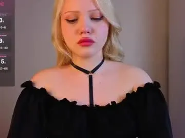 petite_hollyy Image 14
