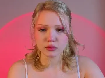 petite_hollyy Image 15
