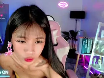 LinaTwins – webcam model profile photo Image 5