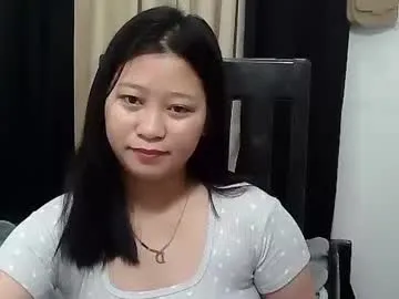 Likachkaa – webcam model profile photo Image 6