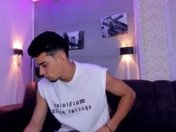 glossybabe_ – webcam model profile photo Image 4