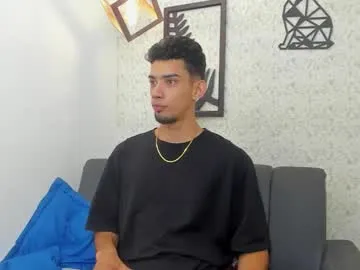 glossybabe_ – webcam model profile photo Image 5