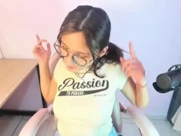 AlissaLexx free chat on liveonude Image 3