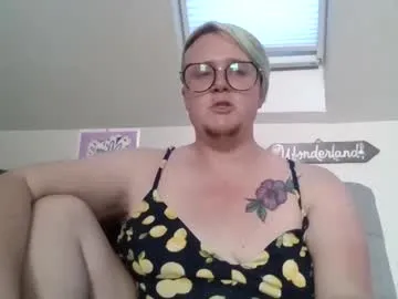 AlexisGrays – webcam model profile photo Image 3