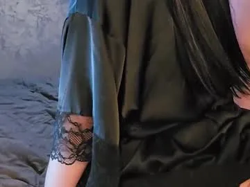 Dooomina35 – webcam model profile photo Image 3