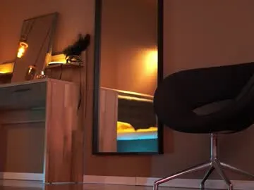 yourfavorite_bigclit – webcam model profile photo Image 8